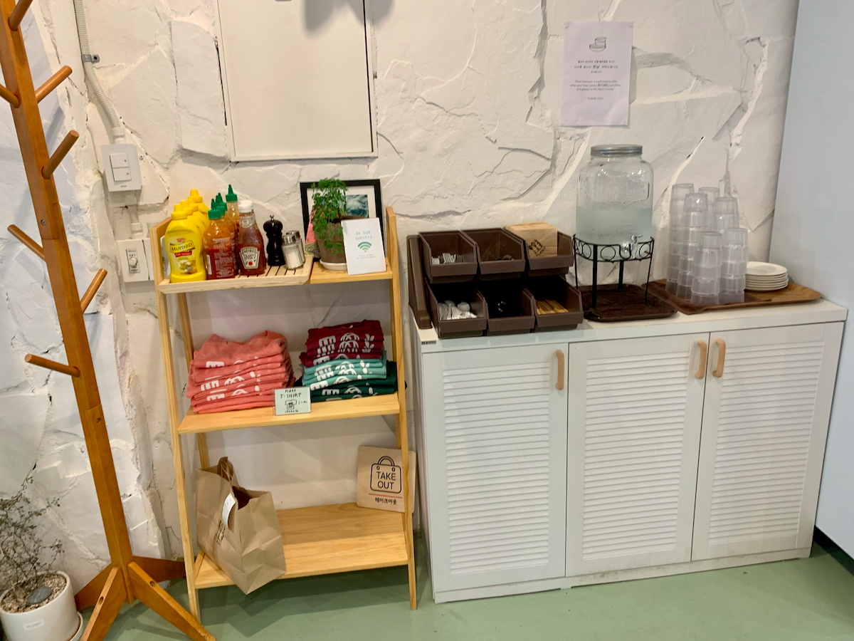 korea seoul hongdae yeonnam vegan restaurant plant interior