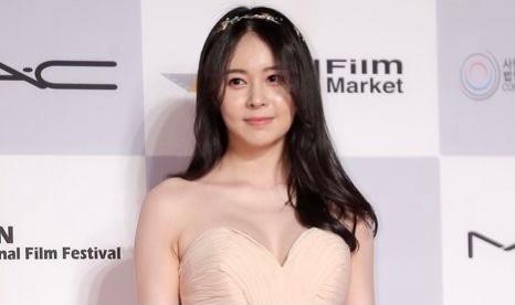 ホ・イジェ、衝撃暴露｢ワンナイトを要求した既婚男性俳優、断ると暴言…引退のきっかけになった｣