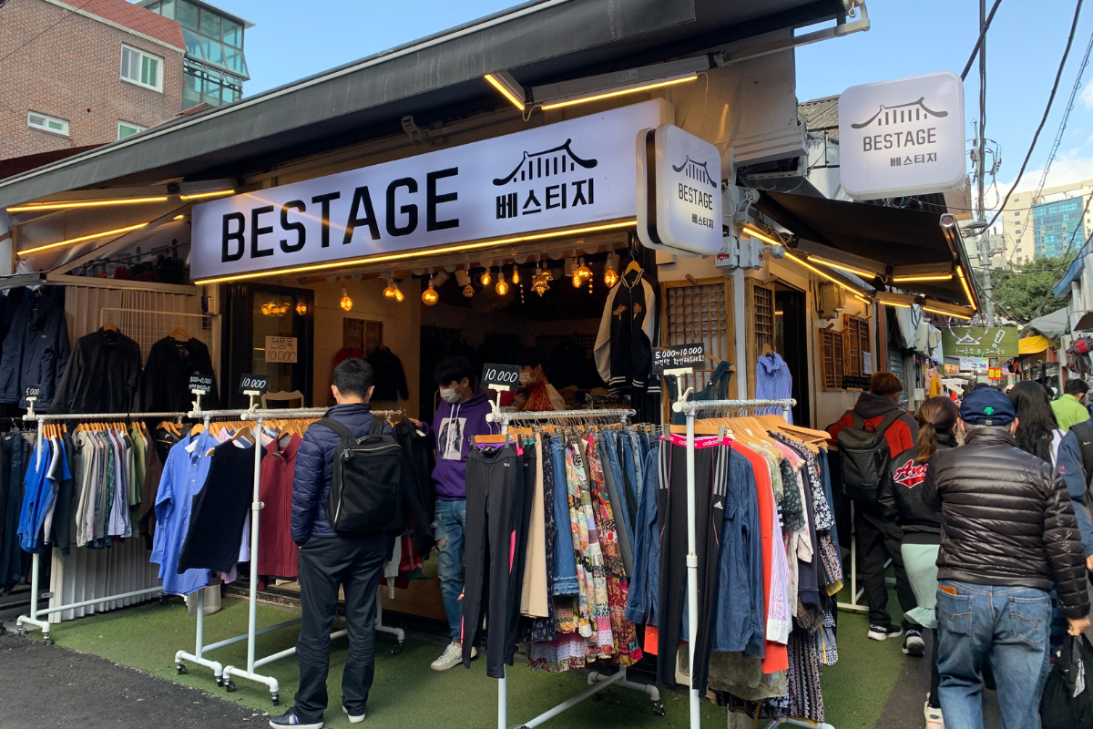 Dongmyo Flea Market clothing shop