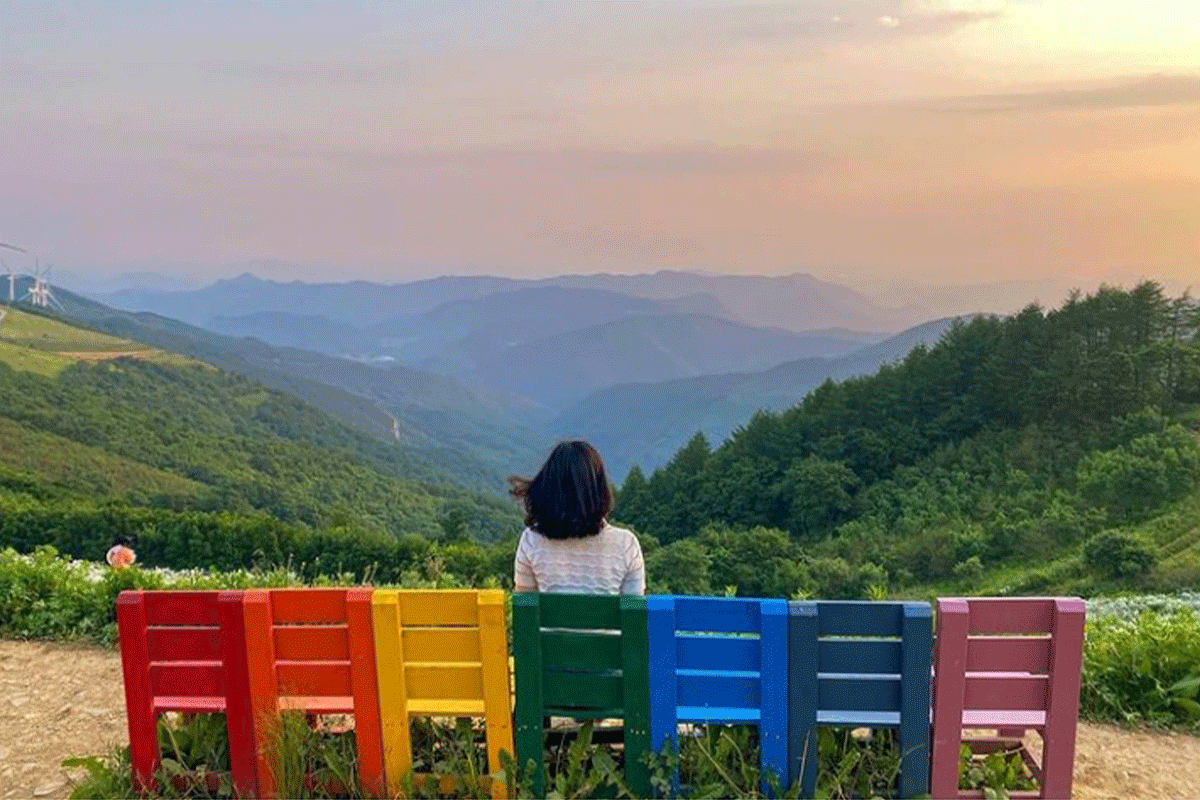 travel korea rainbow color photo spot, cheongoksan mountain pyeongchang gangwon-do rainbow bench