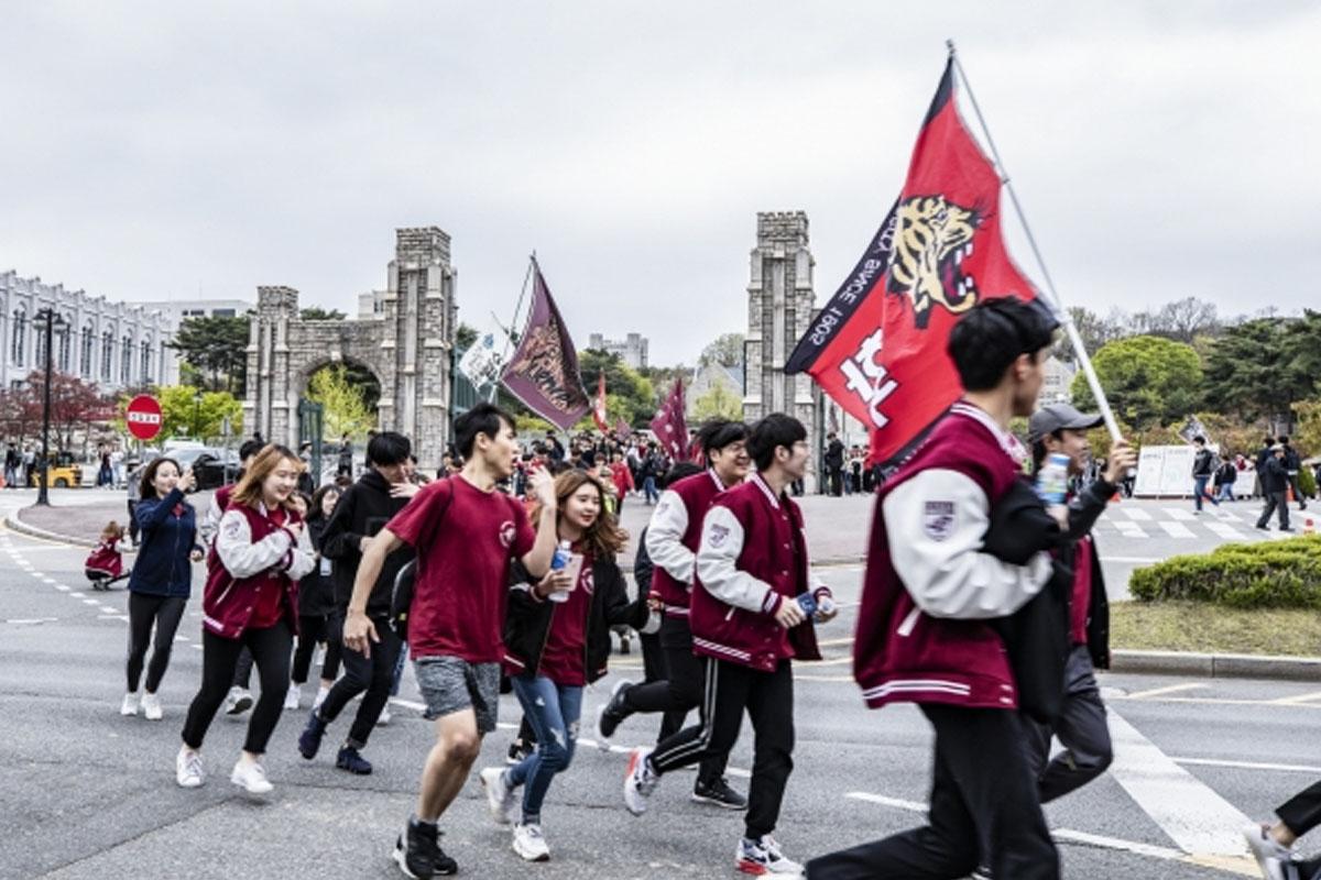 Mahasiswa universitas di Korea