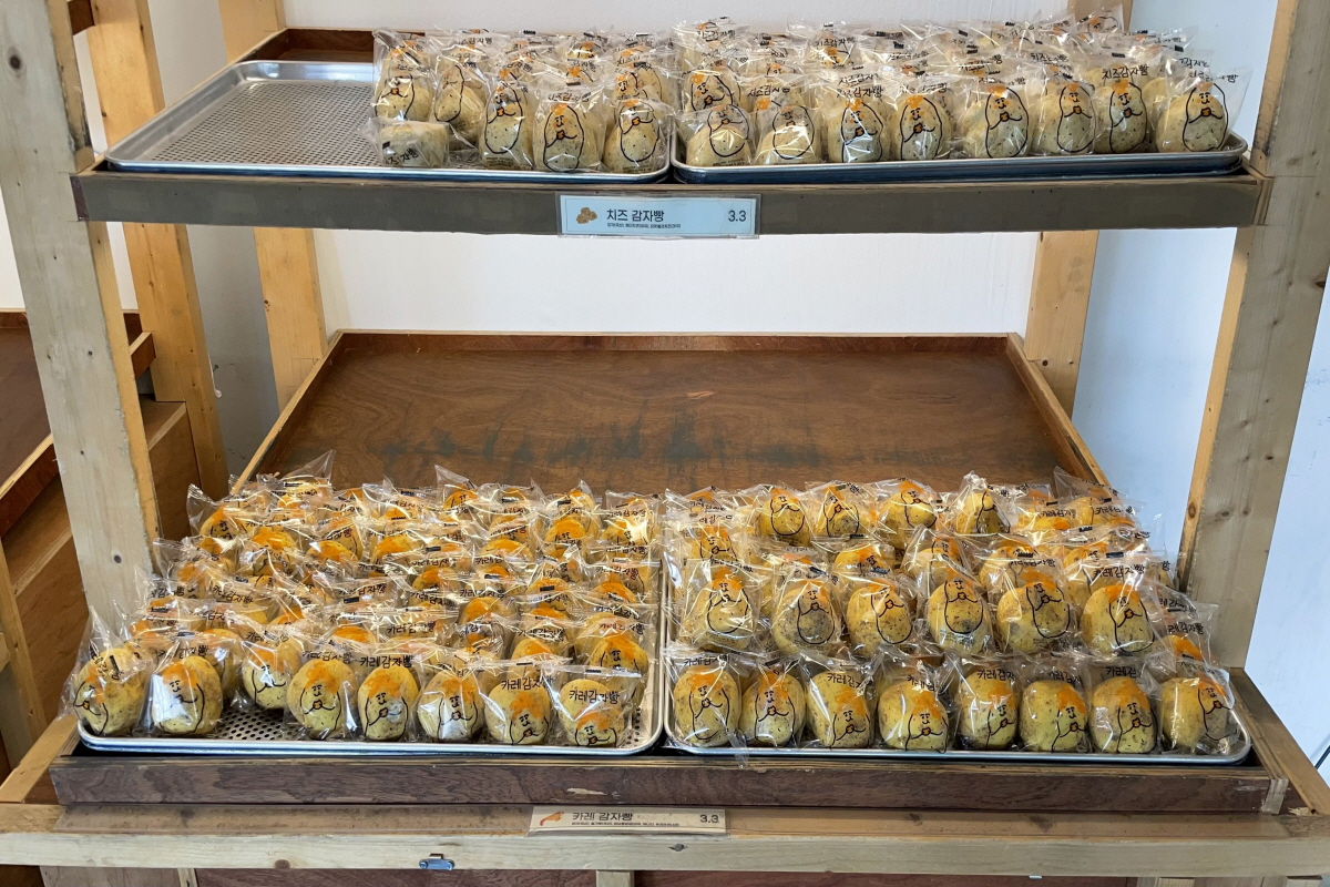 韓国、韓国旅行、韓国観光、江原道、カンウォンド、春川、チュンチョン、韓国カフェ、江原道カフェ、韓国デザート、じゃがいもパン、Gamza Batt