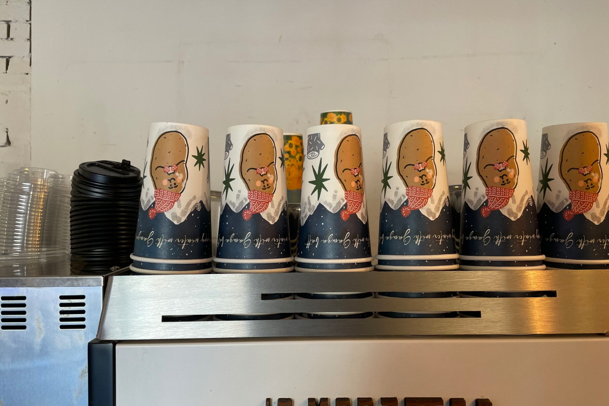 cốc ở Cafe Gamjabat ở Chuncheon