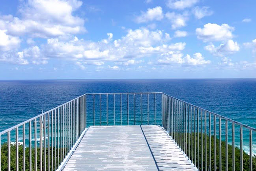 俯瞰東海的觀景平臺，海天一色的美麗景色，適合同Instagram打卡。