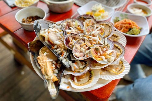 mipo busan korea, grilled clams at mipo kkeutjib