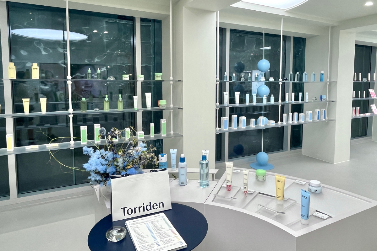 Torriden Connect聖水店內部，展示著整列的韓國人氣保養品。