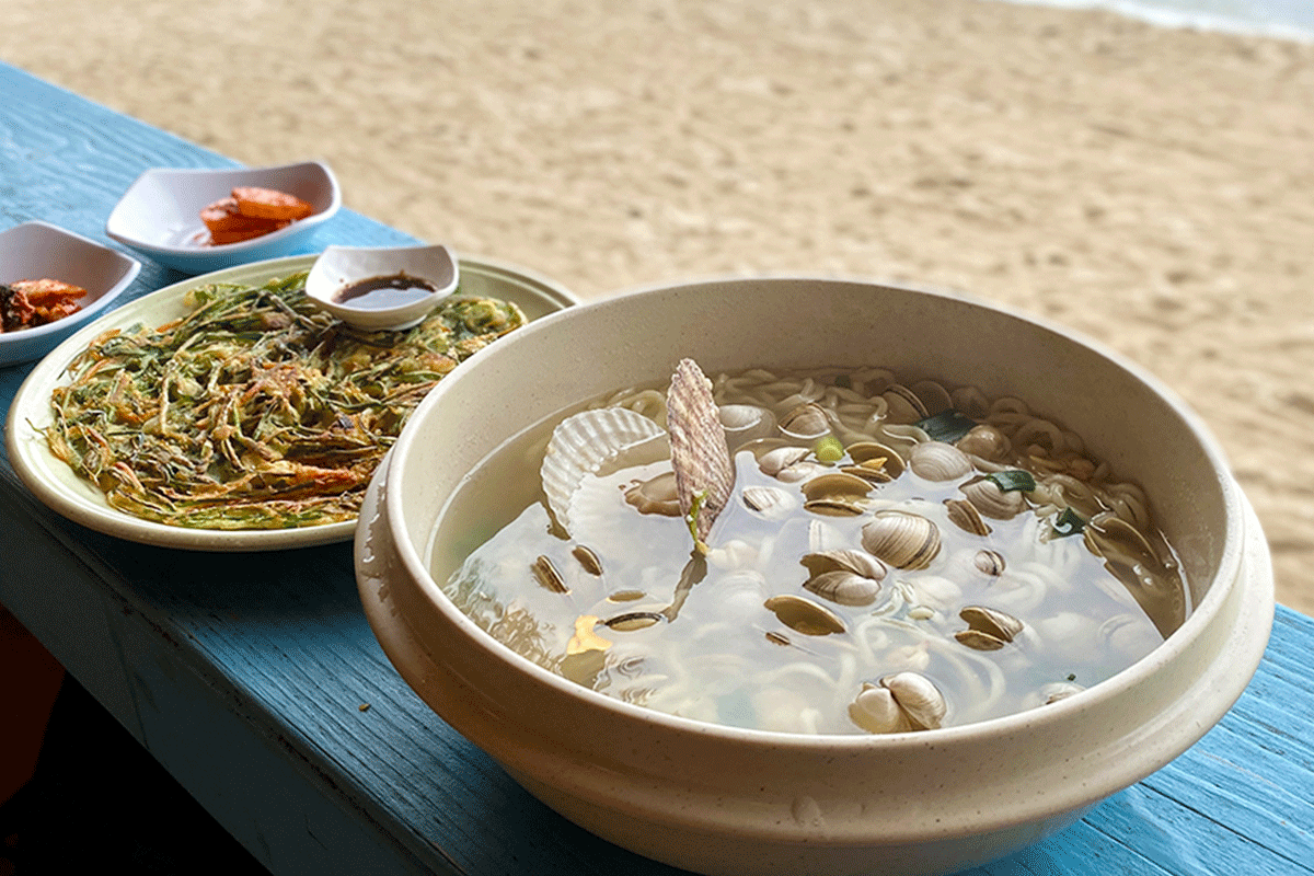gijang busan korea, haeundae haemul kalguksu restaurant
