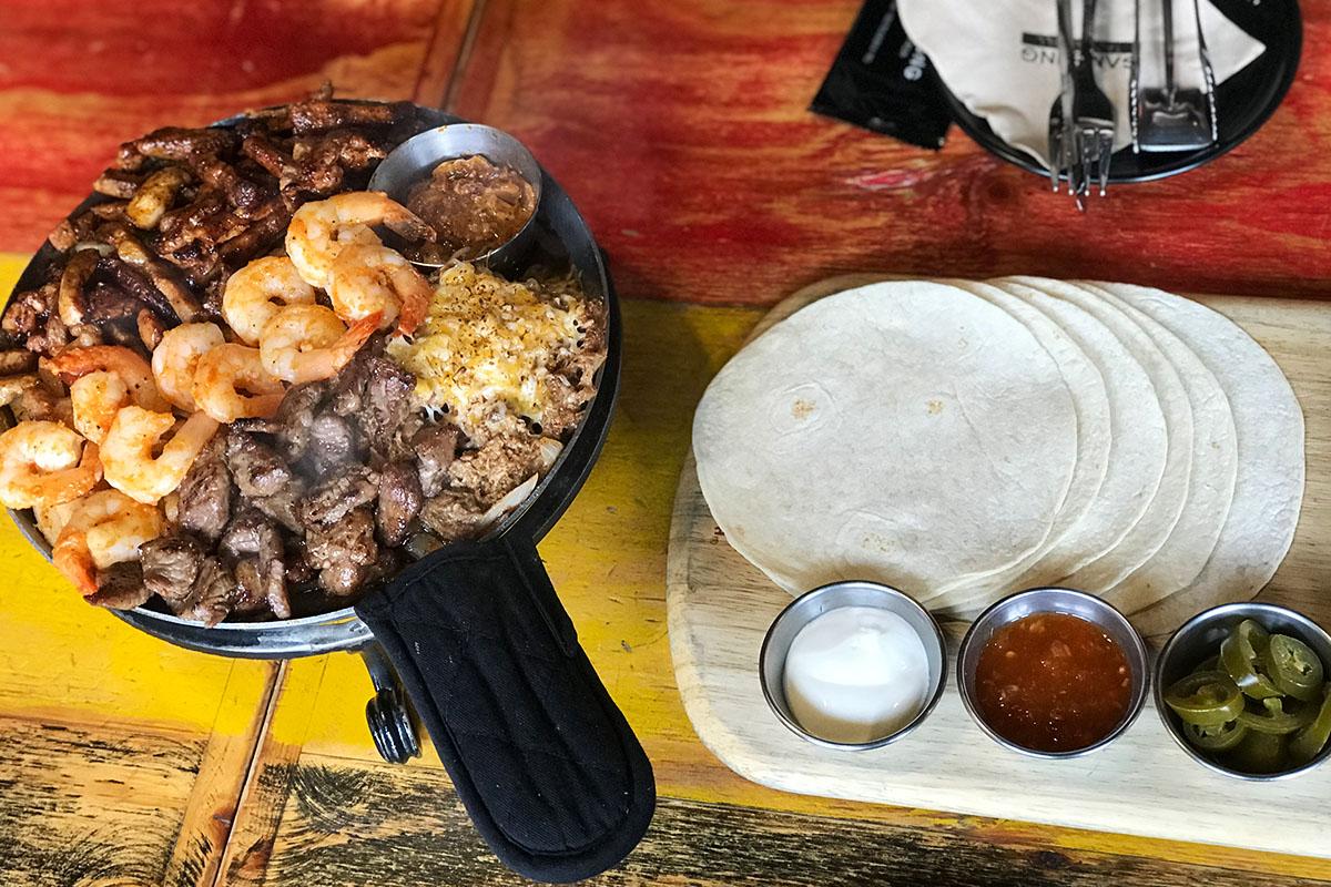 เที่ยวเกาหลี新沙洞グルメ、GAMSUNG TACO、タコス、ソウル、カロスキル