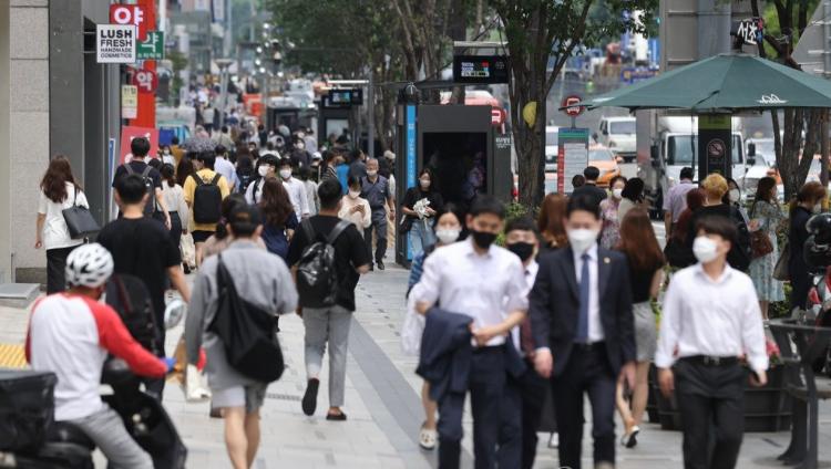 来月1日から「ウィズコロナ」… 社会的距離置き31日まで延長