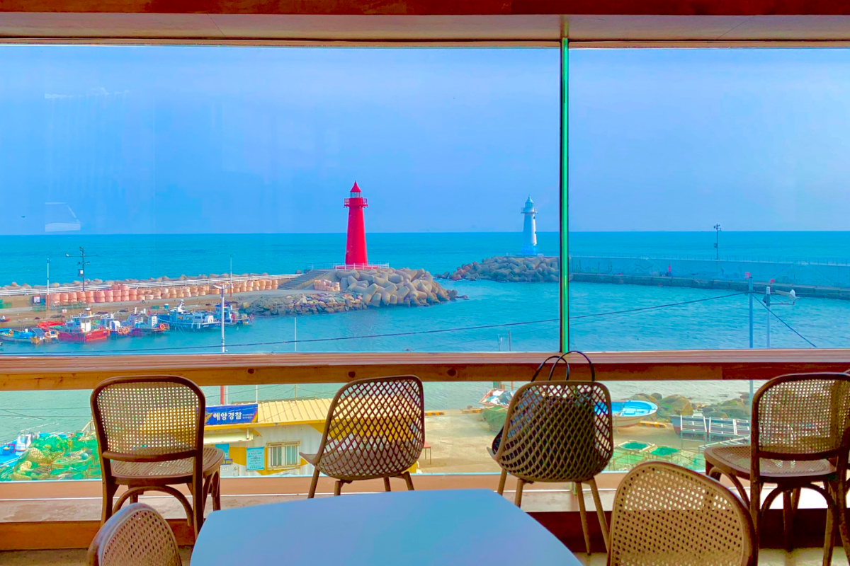 view nhìn từ Alice Donut, quán cafe view biển đẹp ở Busan