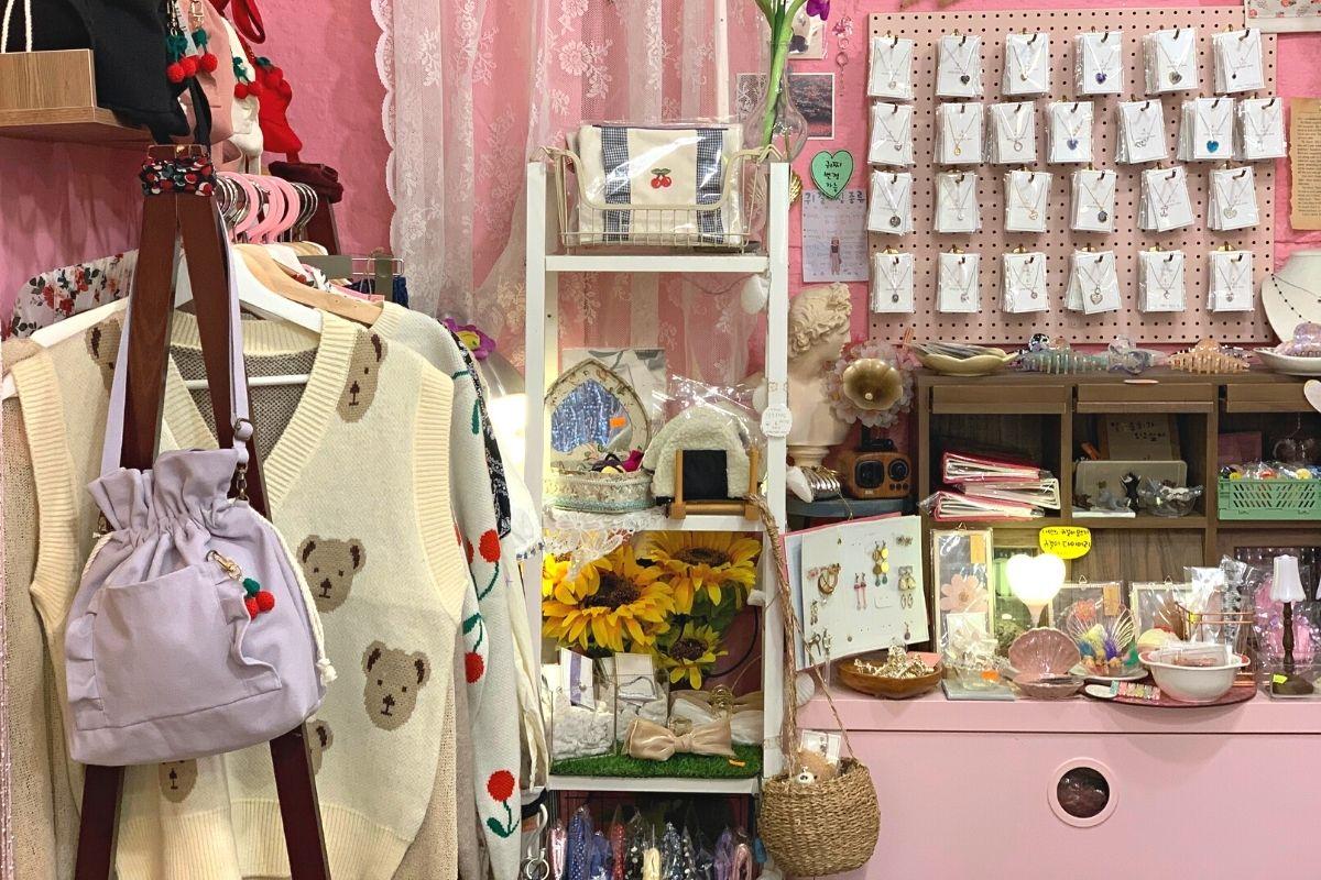 clothes and accessories, BOM BAM DAL (봄밤달) yeonnamdong