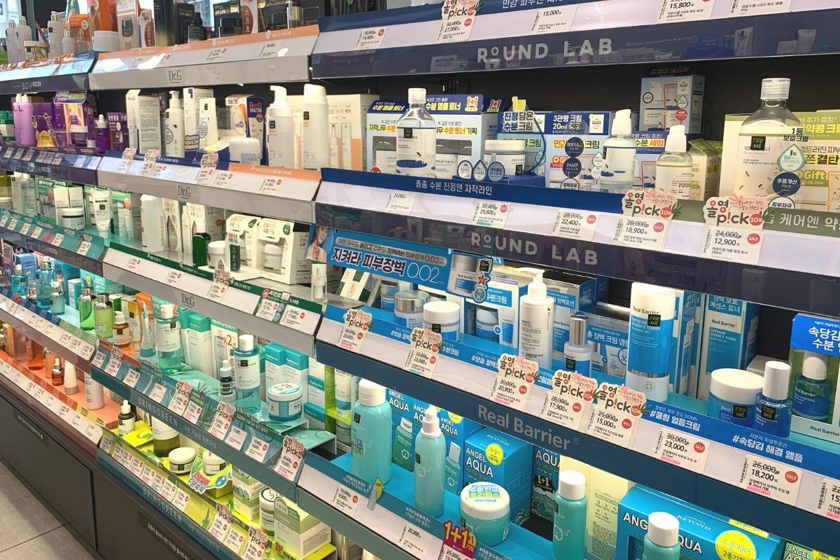 Olive Young (올리브영 홍대공항철도역점), yeonnamdong