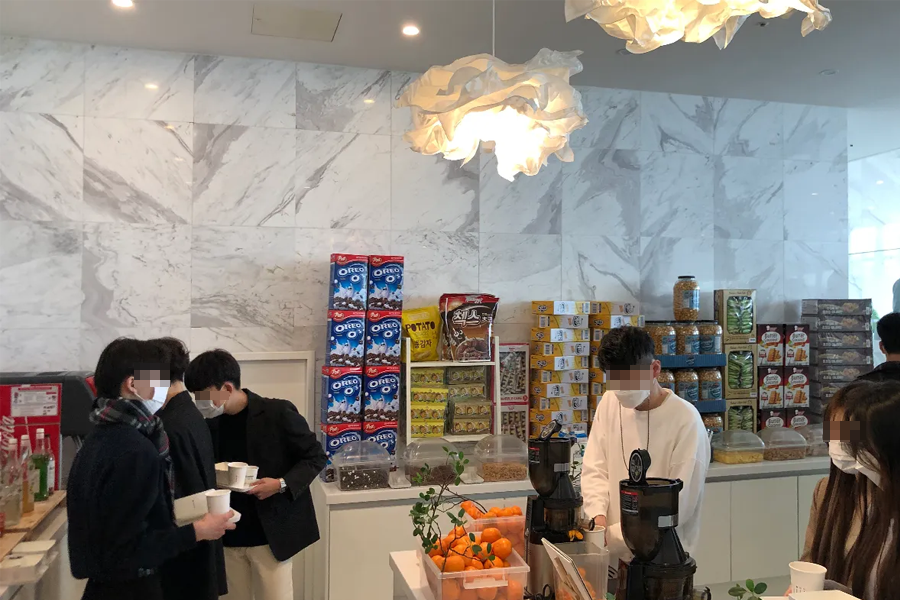 busan korea gwangalli beach cafe, byul bed self serve bar