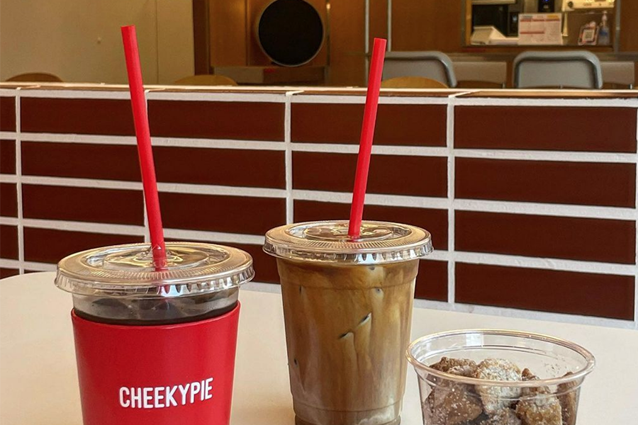 busan korea gwangalli beach cafe, cheekypie coffee