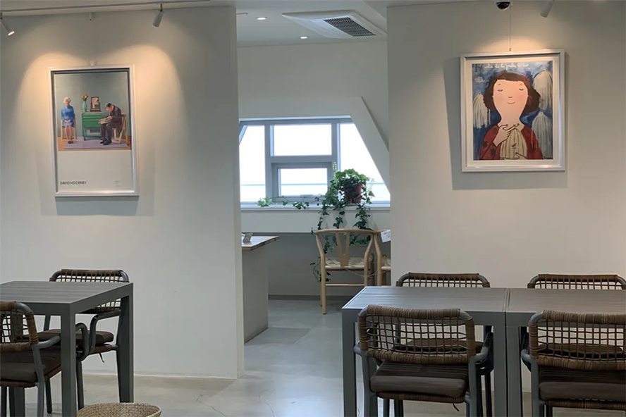 busan korea gwangalli beach cafe, cup&cup interior