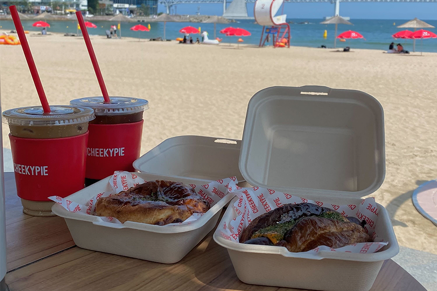 busan korea gwangalli beach cafe, cheekypie beach picnic