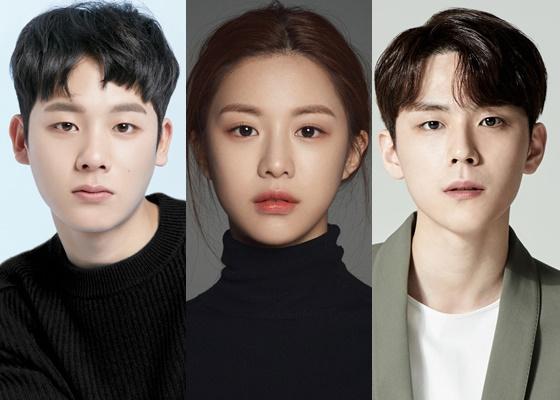 Disney+オリジナルシリーズ『ムービング』若手俳優のプロモーション写真。イ・ジョンハ、コ・ユンジョン、キム・ドフンがそれぞれにポーズをとっている。