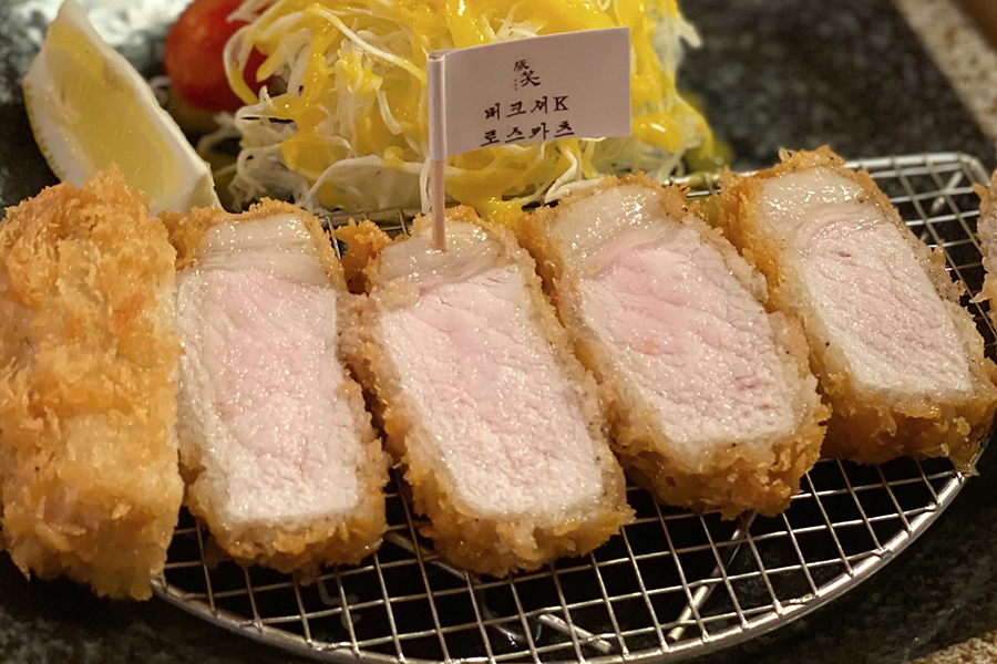 thịt heo chiên xù ở nhà hàng nhật bản Tonshou 톤쇼우 ở gwanglli busan 