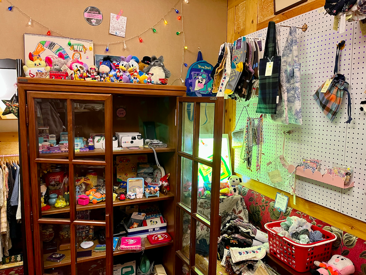 euljiro seoul shopping, vintage store grandma cabinet