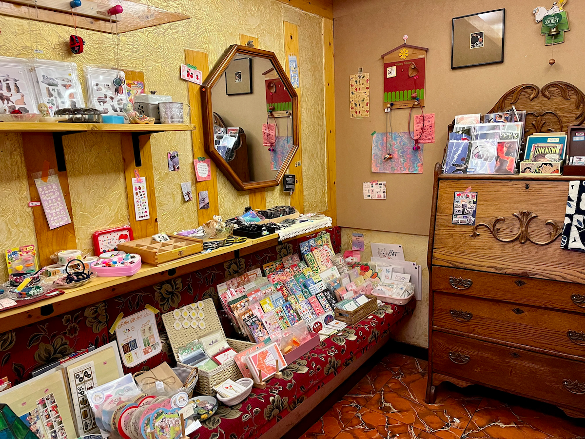 euljiro seoul shopping, vintage store grandma cabinet