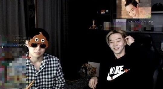 インターネット放送中のパク・ユファンの写真、スポーツ京鄕撮影