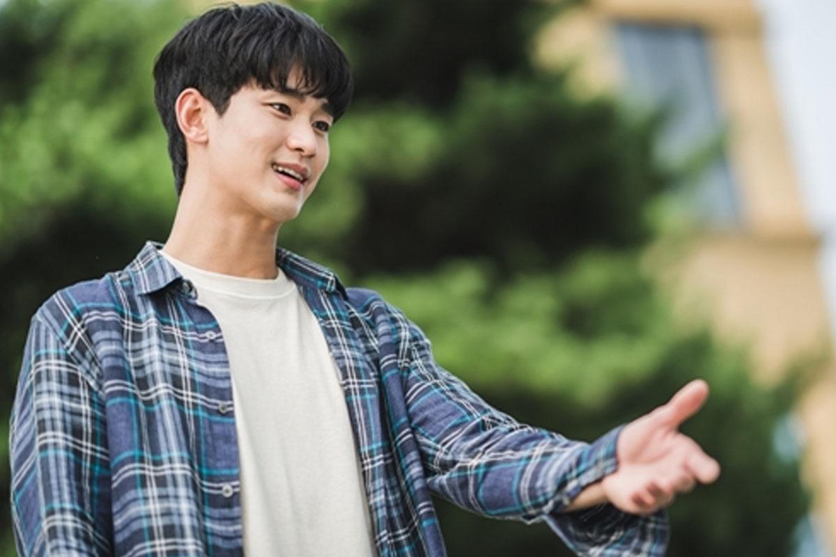 คิม ซูฮยอน (김수현)