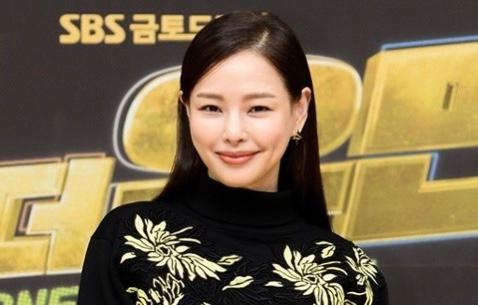 イ・ハニ、事業家と熱愛…愛·仕事「二兎を得る」