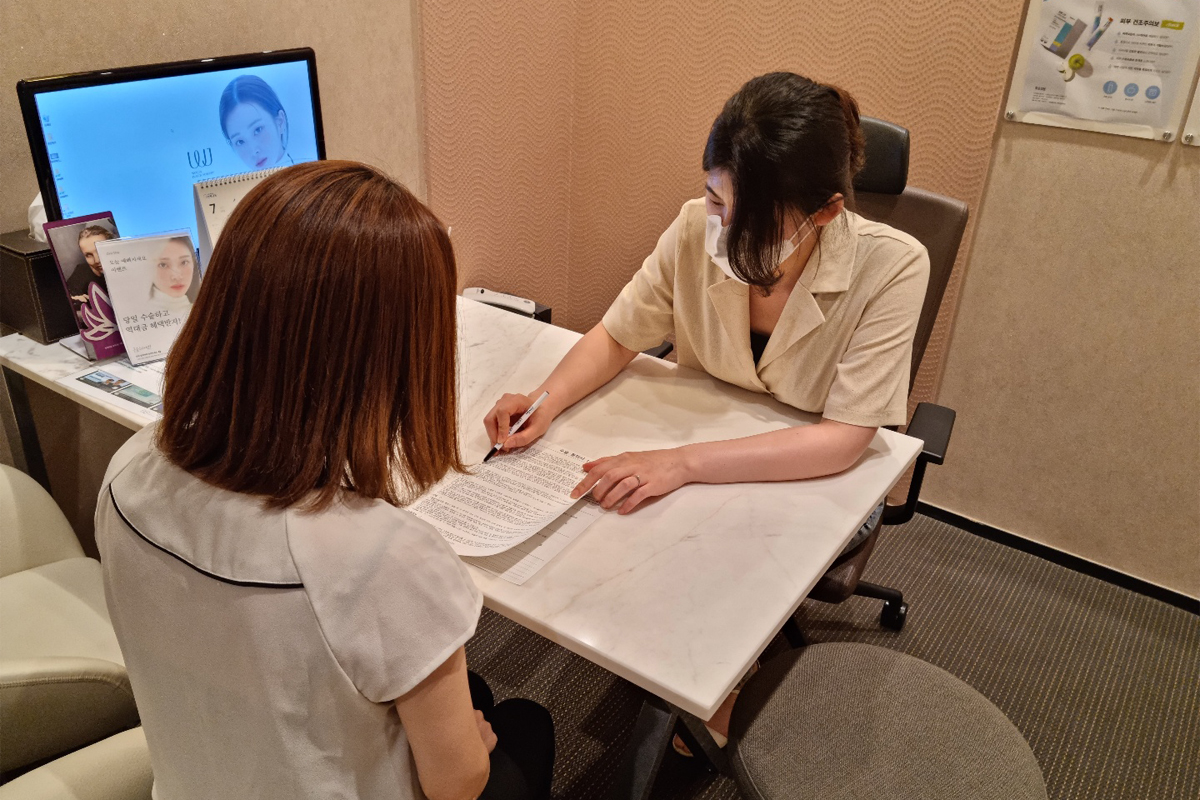 韓国、韓国旅行、韓国観光、ソウル、ソウル旅行、江南、カンナム、韓国美容、韓国整形、プチ整形、眉毛アートメイク、フェイスリフティング、ホワイトニング