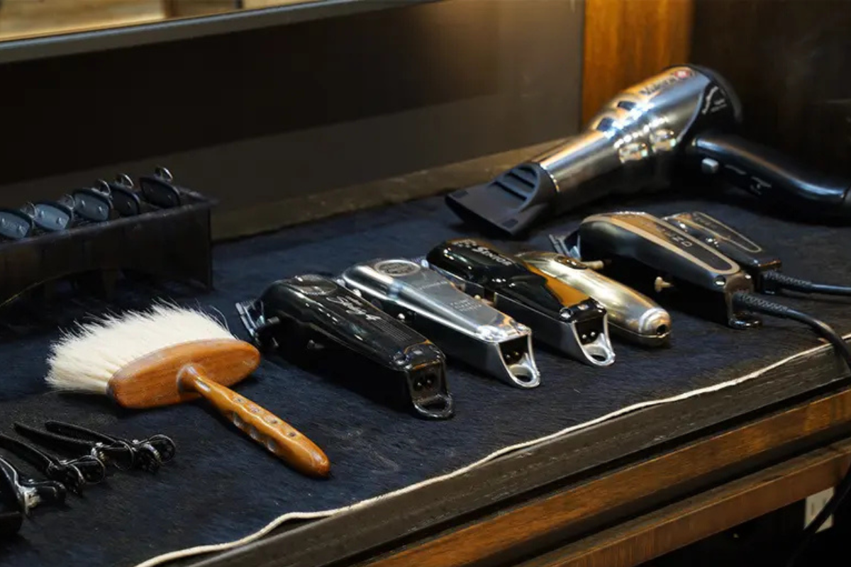 C.PLOT提供的專業男性髮型設計展示，融入現代元素與個人風格。