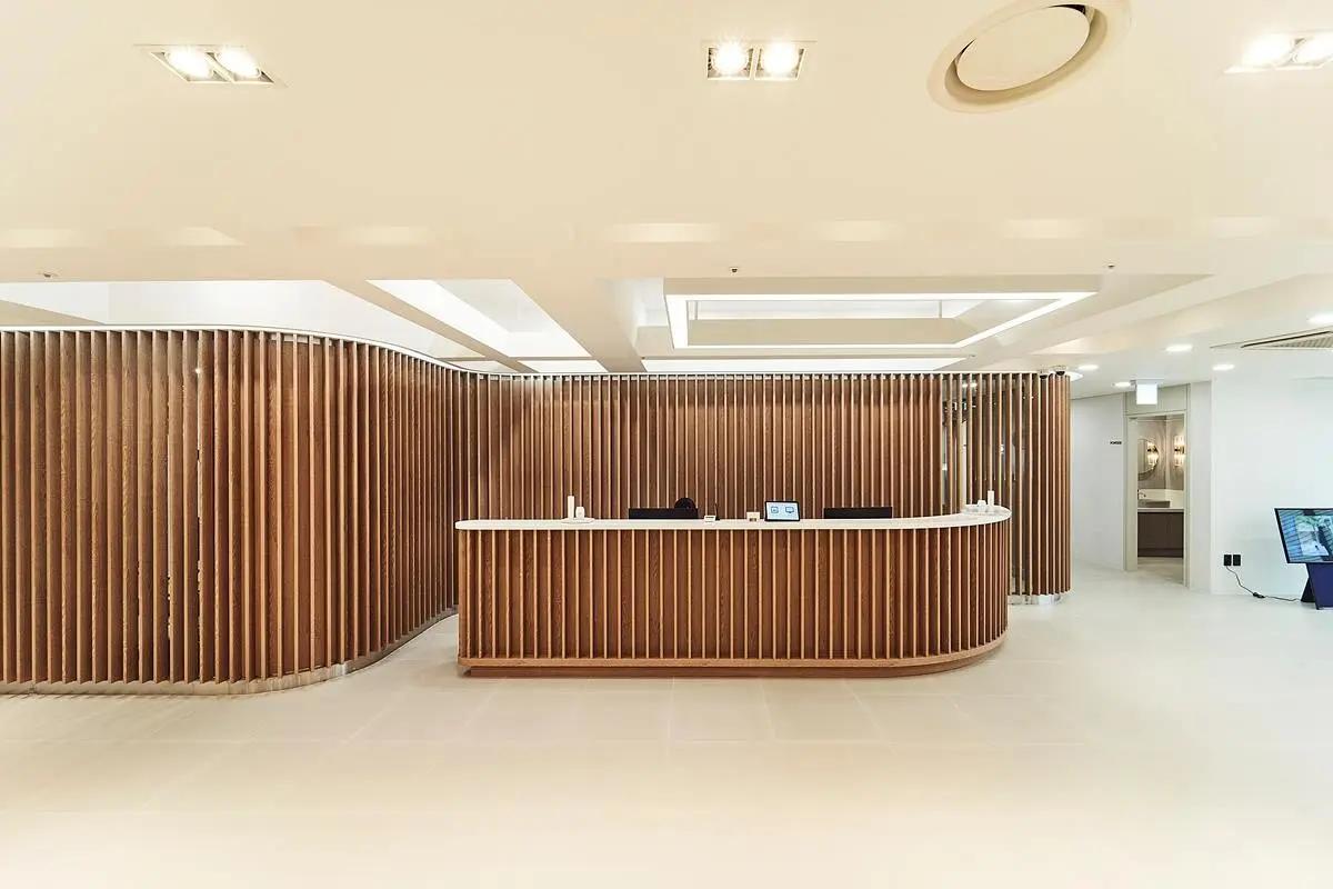 韓国ソウル江南区のJIWOOCLINIC美容皮膚科の受付