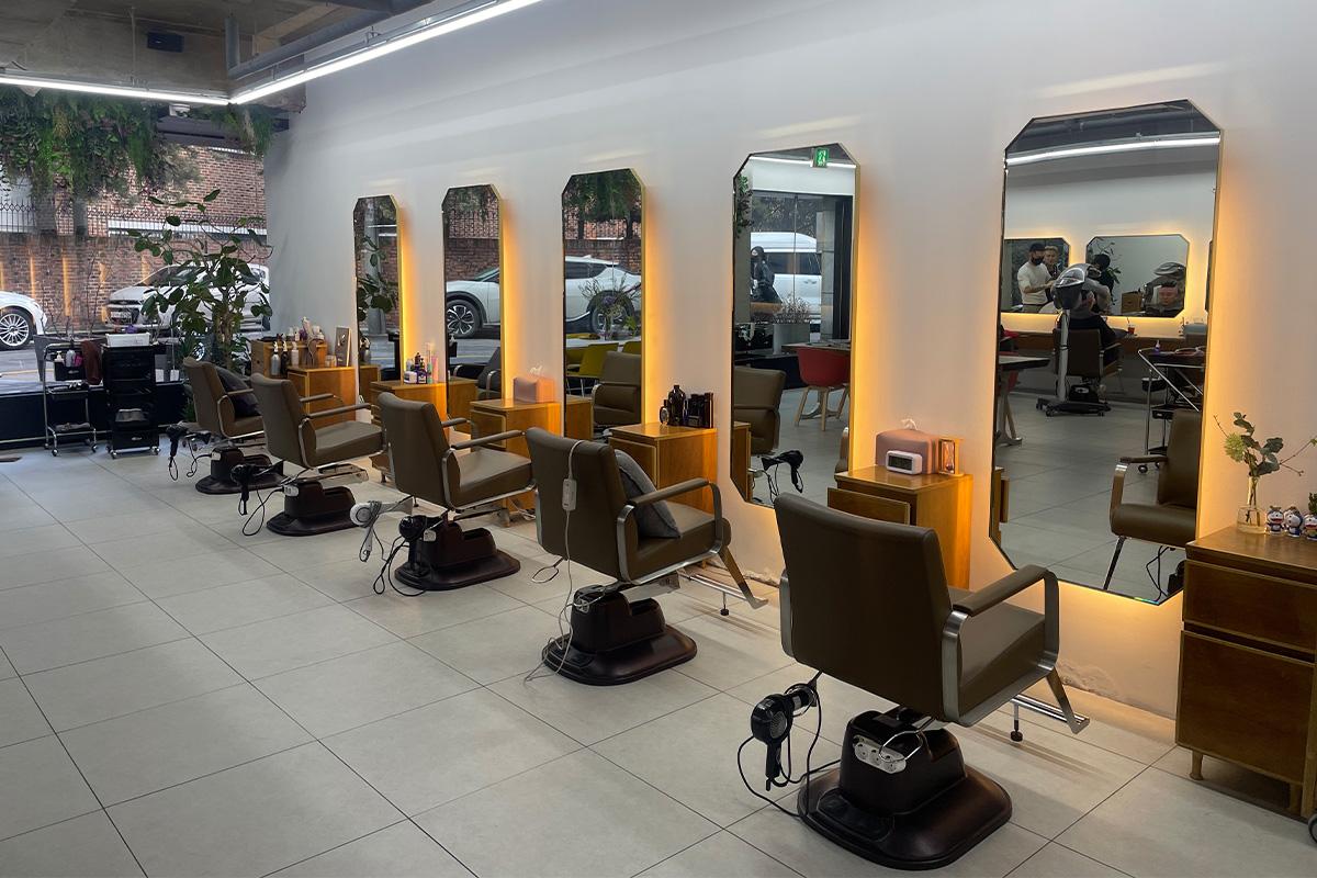 韓国ソウル清潭洞VOID CHEONGDAMのヘアサロン内の様子