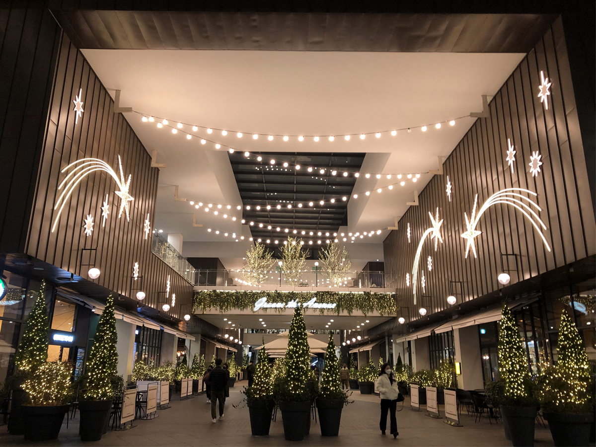 incheon songdo Hyundai Premium Outlet (프리미엄 아울렛) at night