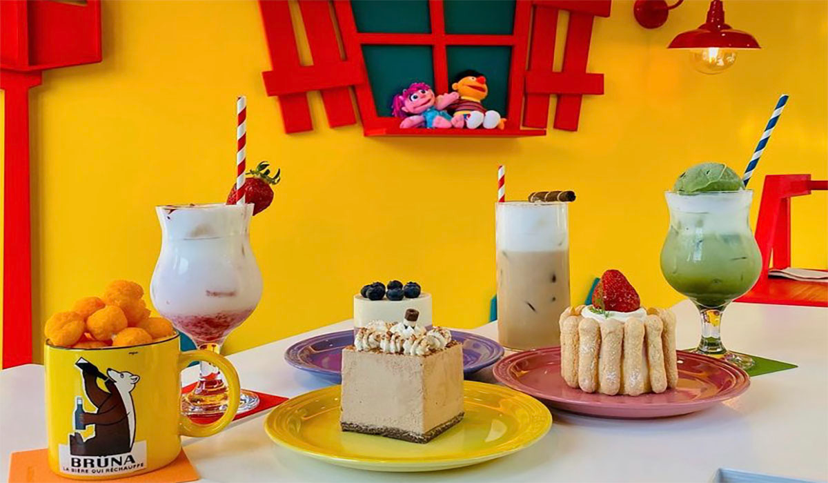 韓國首爾Tic Tac Toc咖啡店可愛的飲品和蛋糕展示