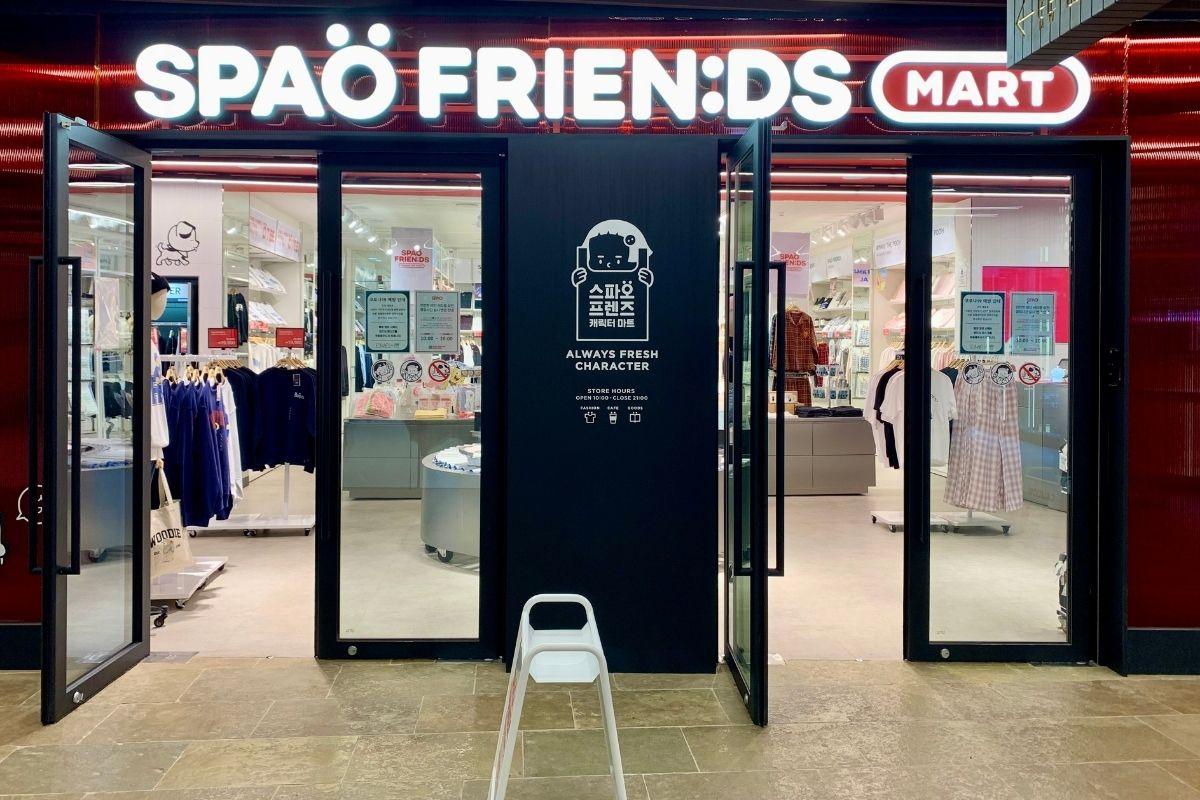 cửa hàng spao friends mart ở khu mua sắm Annyeong Insadong 안녕인사동 ở insadong 