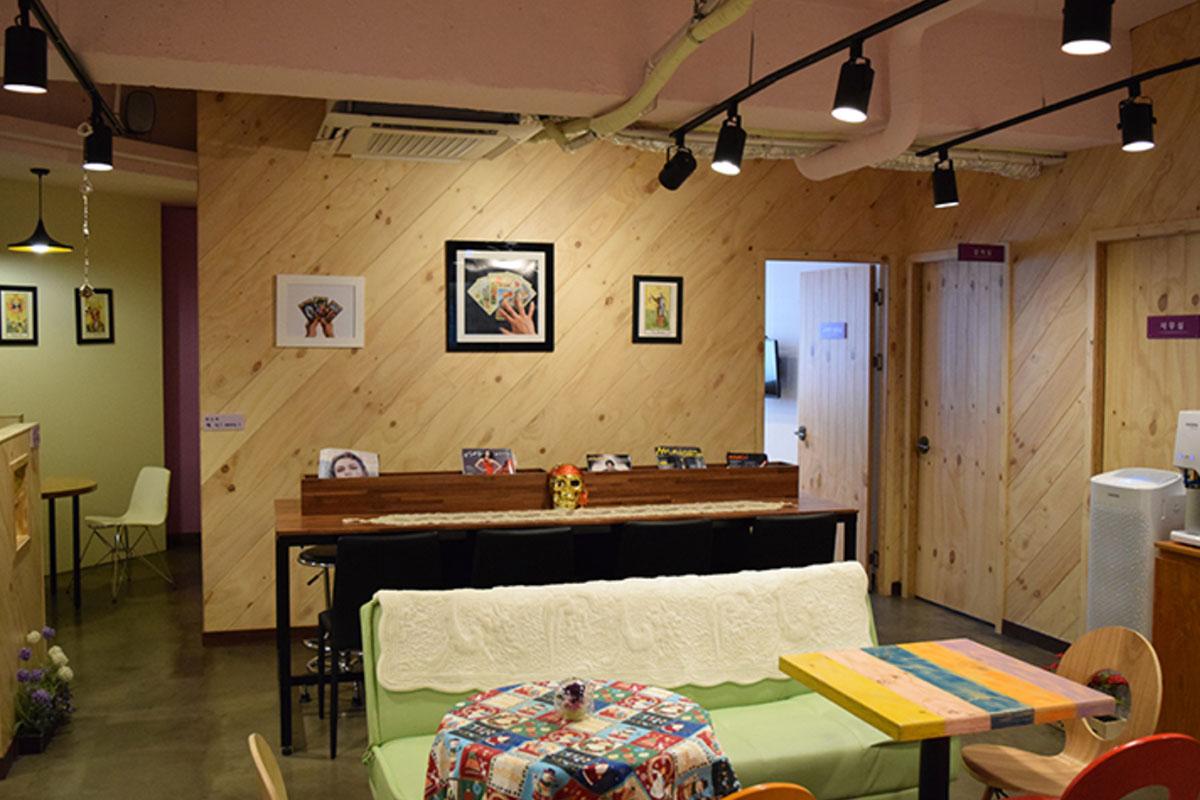 韓国、韓国旅行、韓国観光、ソウル、ソウル旅行、江南、カンナム、韓国アクティビティ、江南遊び、ボードゲーム、射撃、人生4カット、プリクラ、写真撮影、猫カフェ、タロット占い