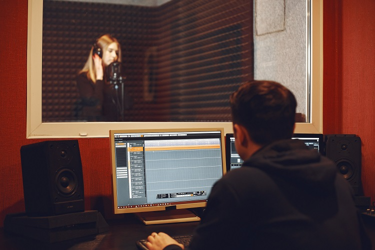 Quay video âm nhạc kỷ niệm tại phòng thu ở HEMA Studio tại Seoul