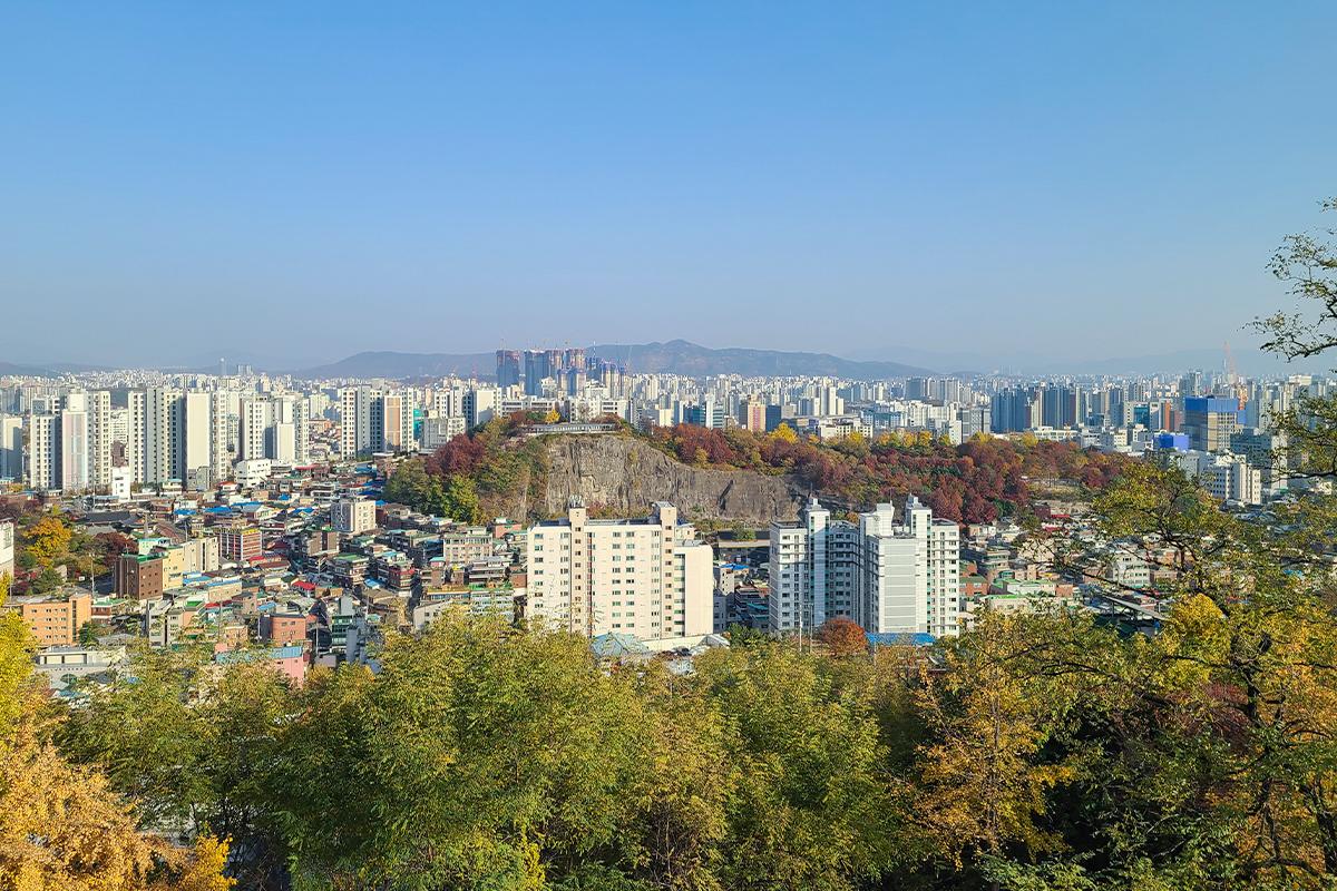 韓国旅行、ソウル旅行、鍾路、チョンノ、東廟前駅、昌信崇仁採石場展望台、都市再生事業、カフェラクダ、ソウル一望