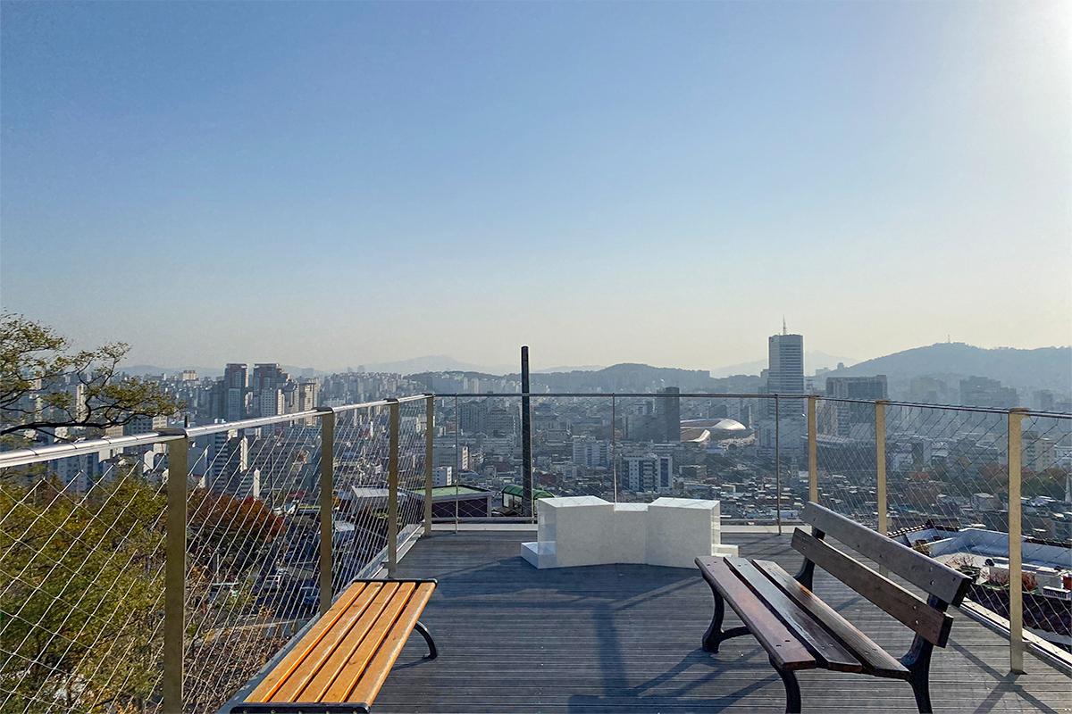 韓国旅行、ソウル旅行、鍾路、チョンノ、東廟前駅、昌信崇仁採石場展望台、都市再生事業、カフェラクダ、ソウル一望