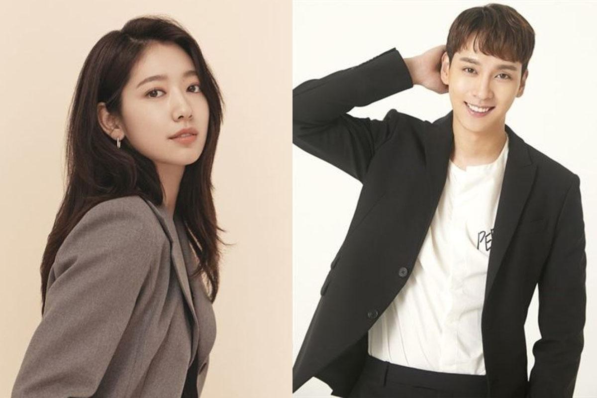 รูปถ่ายคู่ของพัคชินฮเยและชเวแทจุนในชุดสูท สีขาวและเทา เพื่อประกาศข่าวการแต่งงานและการตั้งครรภ์ในเดือนมกราคมปีหน้า