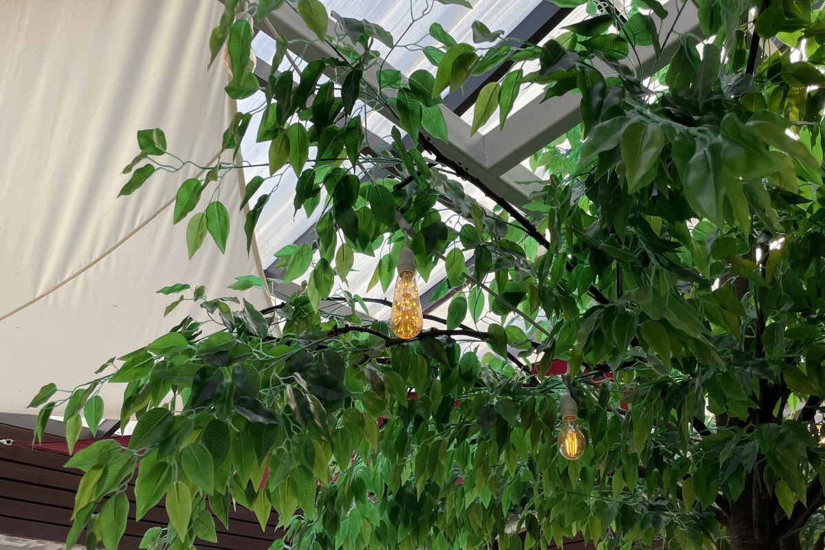 韓国、韓国旅行、韓国観光、江原道、カンウォンド、春川、チュンチョン、韓国カフェ、韓国デザート、ビーンバックチェア、衣岩湖、テラス