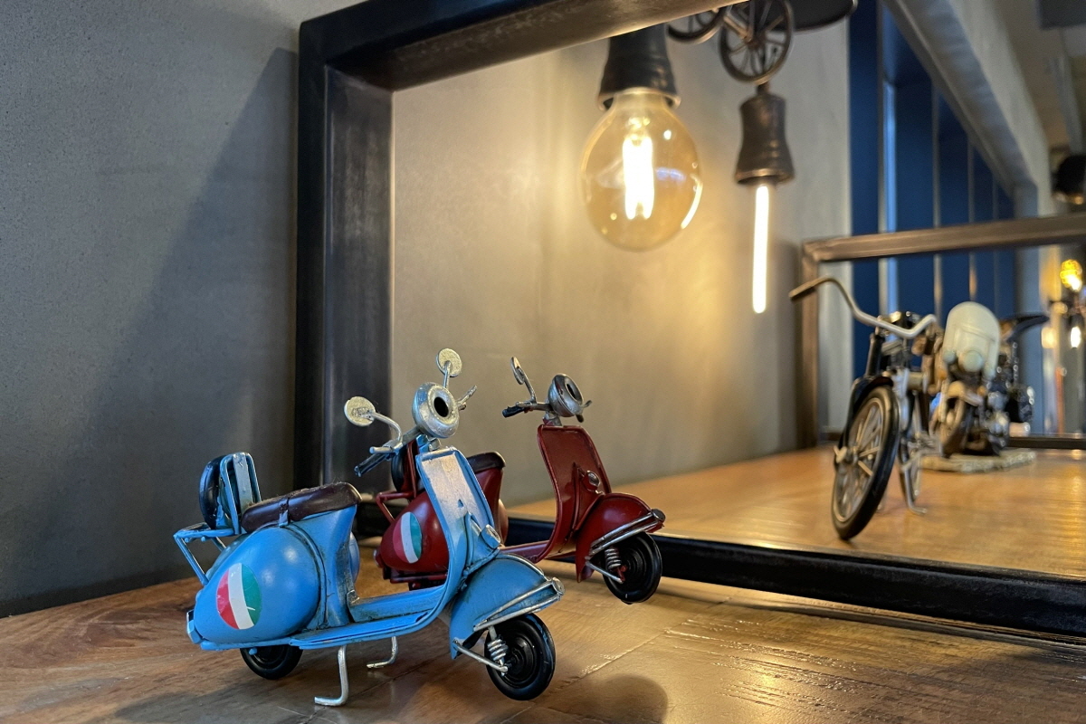 韓国、韓国旅行、韓国観光、江原道、カンウォンド、春川、チュンチョン、韓国カフェ、韓国デザート、ビーンバックチェア、衣岩湖、テラス