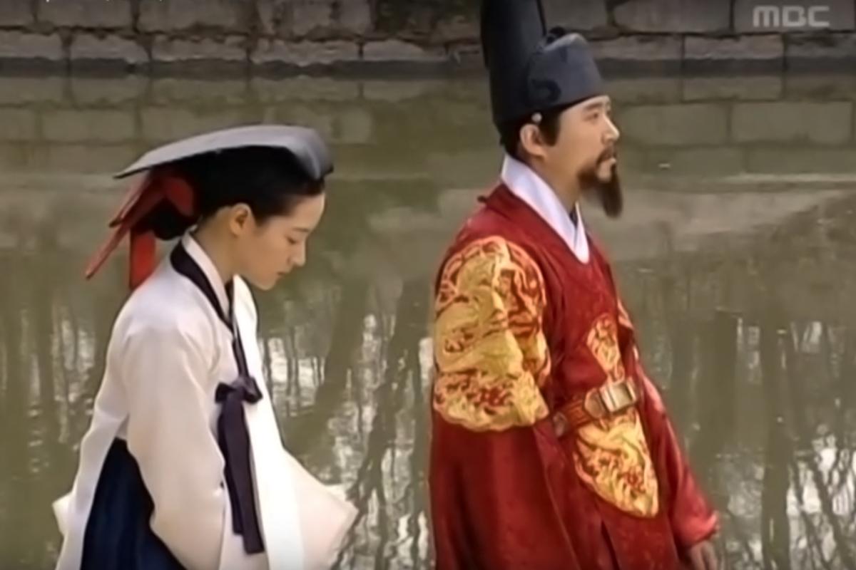 Дэ Жангум үнэхээр болсон зүйл мөн үү? - хаантай хамт алхаж буй сцен