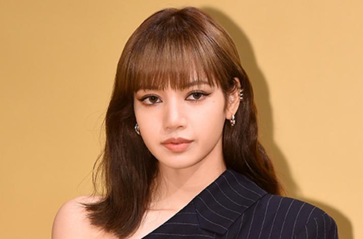 BLACKPINKリサ、コロナ19確診…YG側「3人のメンバーはPCR検査」