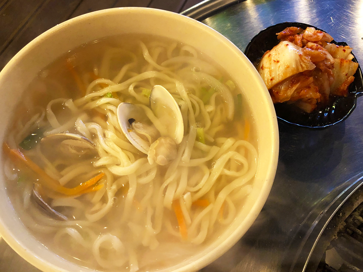 月尾島 月光烤貝 刀削麵