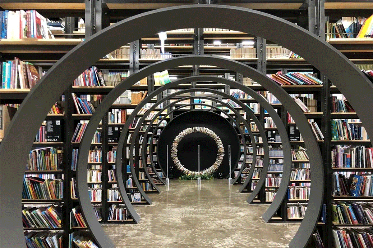 nội thất trong Seoul Book Bogo 서울 책보고 - Tổng hợp các trải nghiệm thú vị độc đáo chỉ có ở Jamsil bạn không nên bỏ lỡ