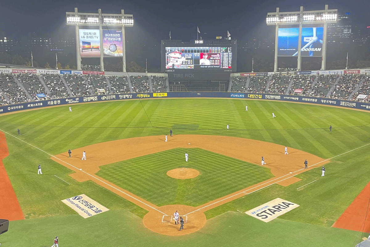 không gian trong Sân bóng chày Jamsil - Tổng hợp các trải nghiệm thú vị độc đáo chỉ có ở Jamsil bạn không nên bỏ lỡ