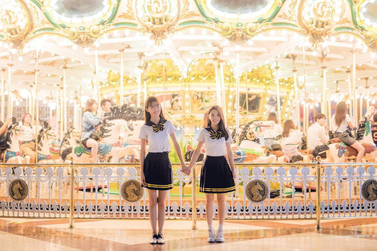 mặc đồng phục học sinh của Ewha School Uniform 이화 교복 - Tổng hợp các trải nghiệm thú vị độc đáo chỉ có ở Jamsil bạn không nên bỏ lỡ