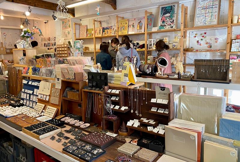 韓国、韓国旅行、韓国観光、ソウル、ソウル旅行、北村、プッチョン、三清洞、サムチョンドン、ショッピング、ステッカー、ディフューザー、ディズニー、写真スポット、雑貨、小物、アクセサリー、文具、ステーショナリー