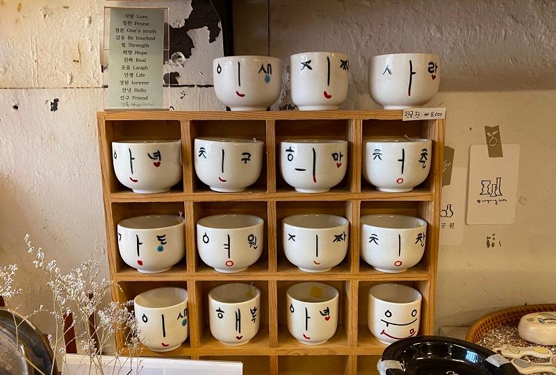 韓国、韓国旅行、韓国観光、ソウル、ソウル旅行、北村、プッチョン、三清洞、サムチョンドン、ショッピング、ステッカー、ディフューザー、ディズニー、写真スポット、雑貨、小物、アクセサリー、文具、ステーショナリー