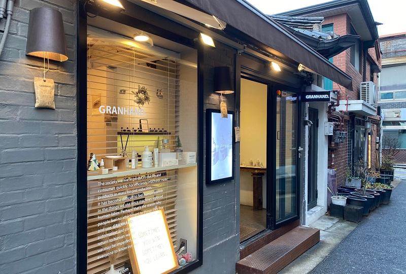 韓国、韓国旅行、韓国観光、ソウル、ソウル旅行、北村、プッチョン、三清洞、サムチョンドン、ショッピング、ステッカー、ディフューザー、ディズニー、写真スポット、雑貨、小物、アクセサリー、文具、ステーショナリー